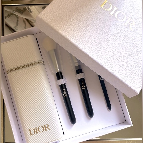 Dior Makeup Brush Gift Set with white case - Picture 1 of 5